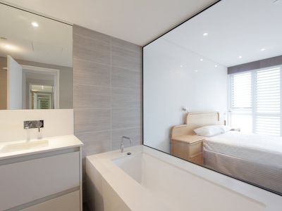 806 / 21 Bow River, Burswood