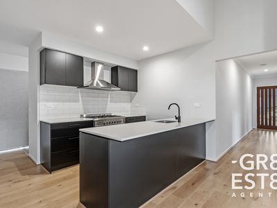 17 Chesney Rise, Officer