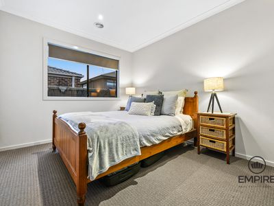31 Como Parade, Clyde North