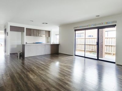 95 Holyoake Parade, Manor Lakes