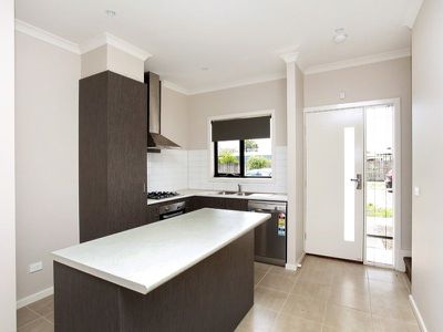 2 / 77 Willaton Street, St Albans