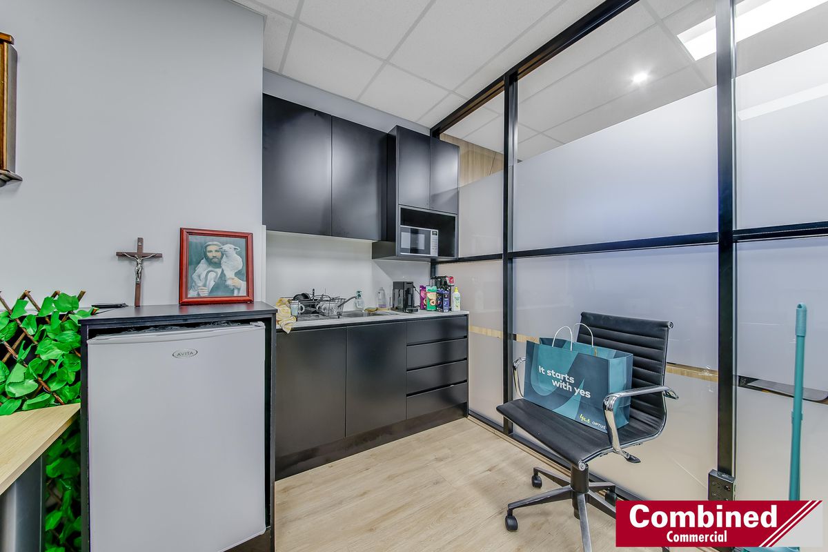 2204 / 31 Lasso Road, Gregory Hills