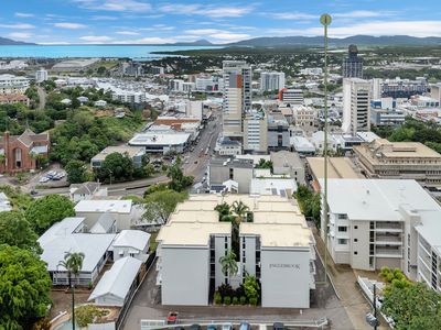 11 / 6 Hale Street, Townsville City