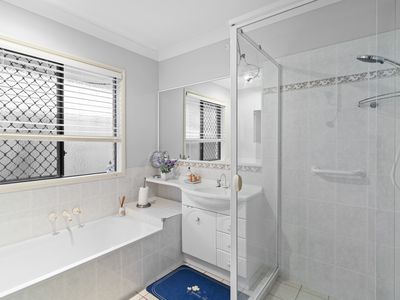 4 Burnside Place, Forest Lake