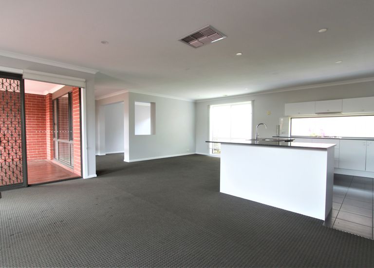 14 Kimberley Grove, Pakenham
