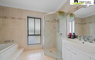 10 Omaru Place, Summerland Point