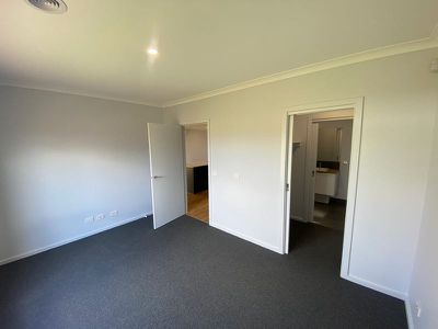 4 Shrubs Road, Mambourin