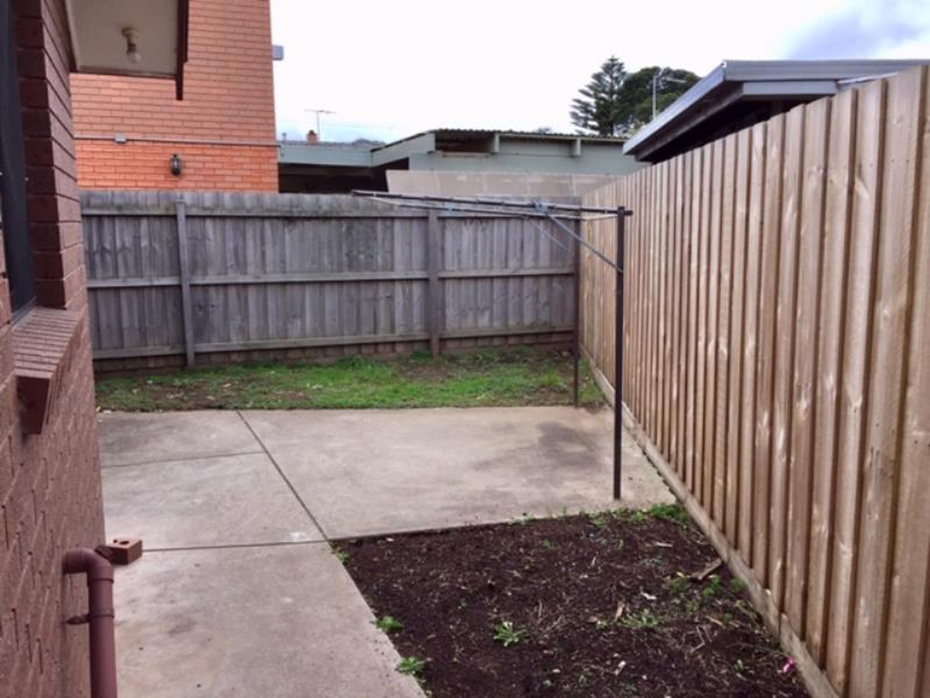 2/10 Sinns Avenue, Werribee