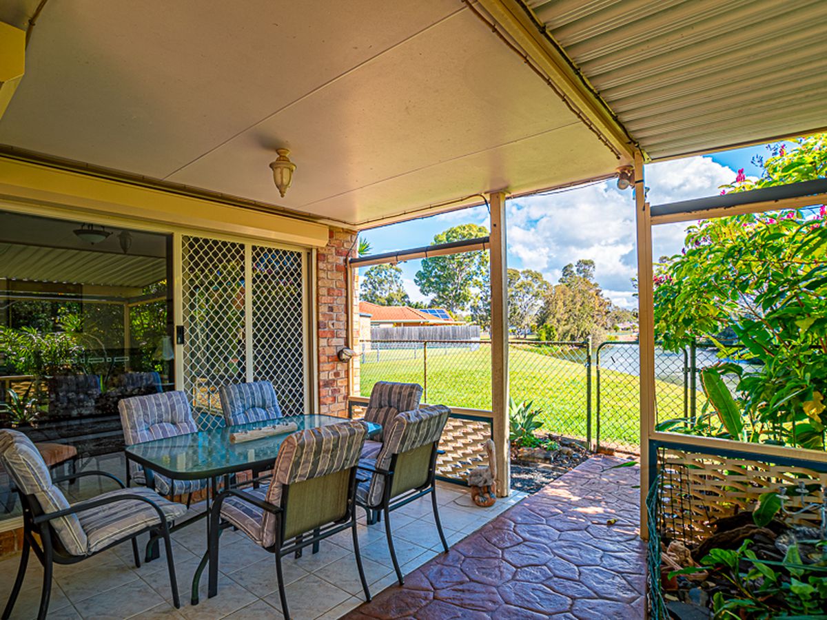6 Daphne Court, Torquay