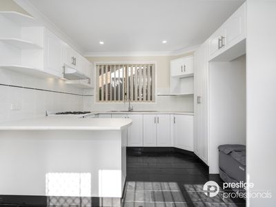 10 Glenrock Court, Wattle Grove