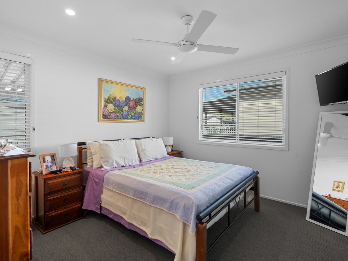 215 / 750 Pacific Highway, Lake Munmorah