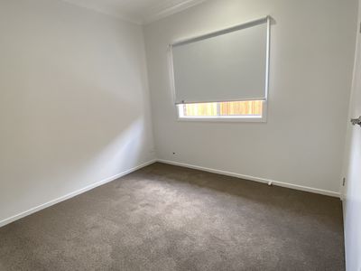 1 Shanti Circuit, Werribee