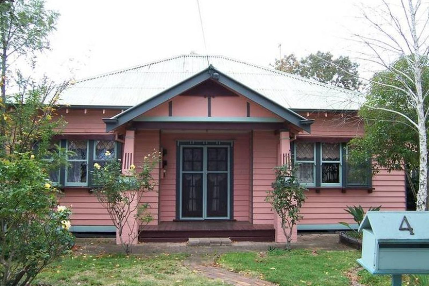 4 Edward Street, Horsham