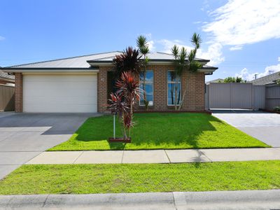 42 Menindee Avenue, Blue Haven