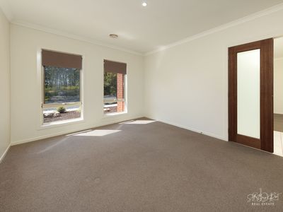 14 BURTON CRESCENT, Wodonga