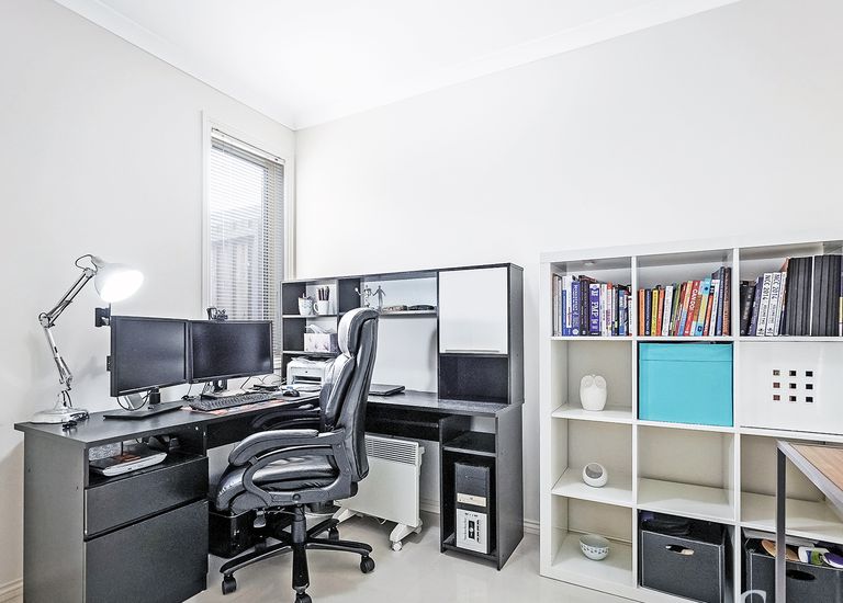 2 / 5 Risdon Drive, Notting Hill