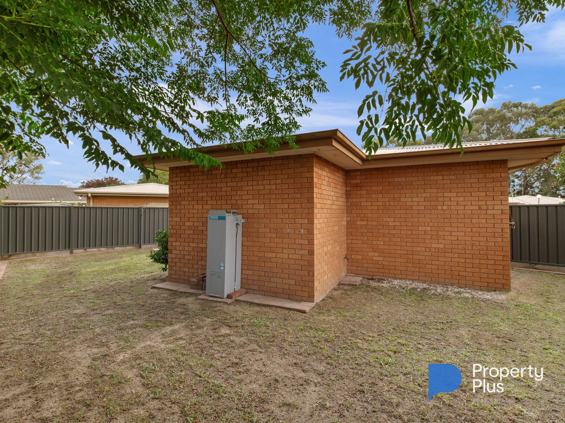 7 / 9 Crusoe Road, Kangaroo Flat