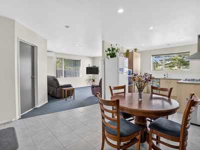 10 Aitkenhead Court, Parakai, Helensville