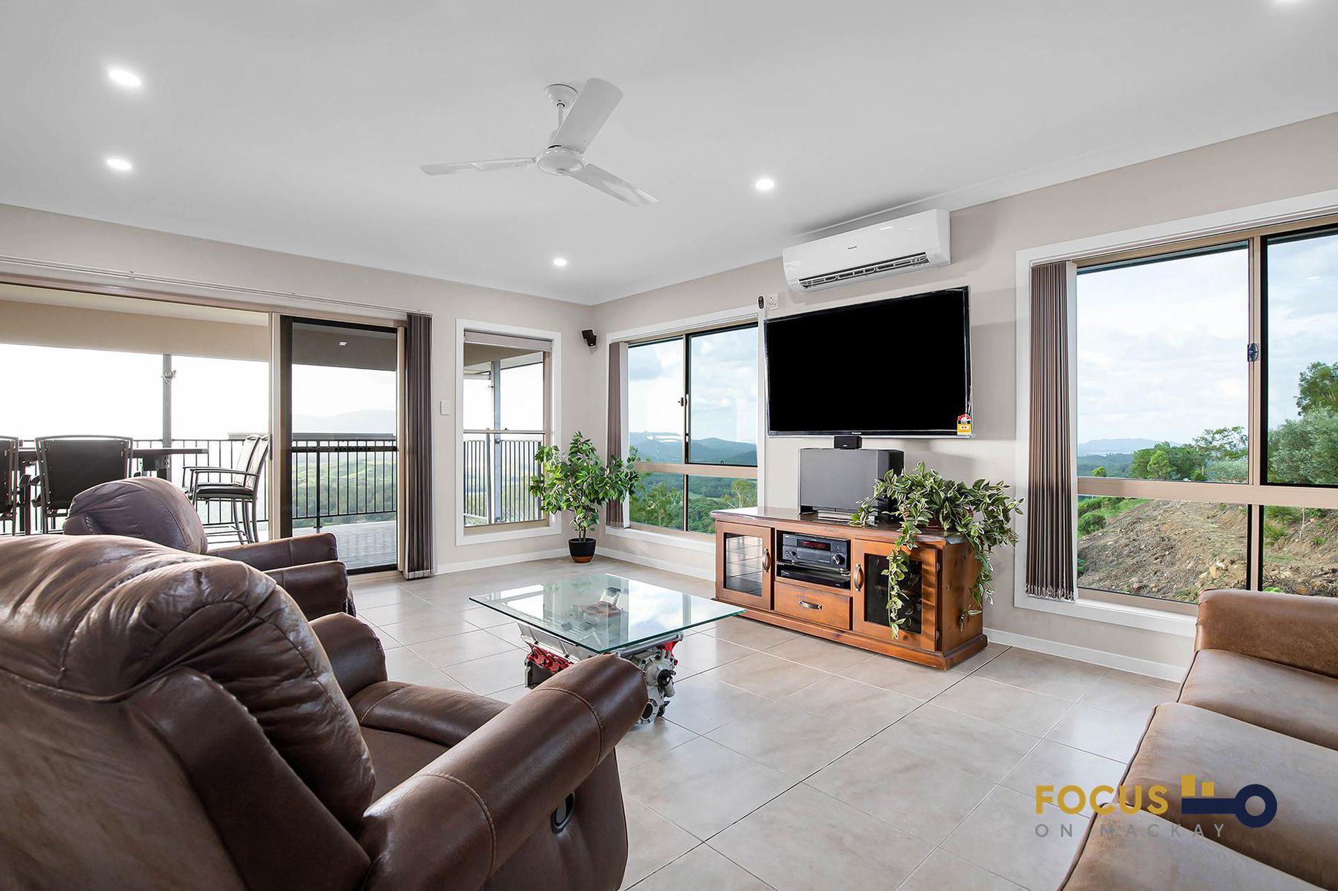 148 Ian Reddacliff Drive, The Leap