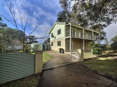 31 Christiansen Avenue, Old Erowal Bay