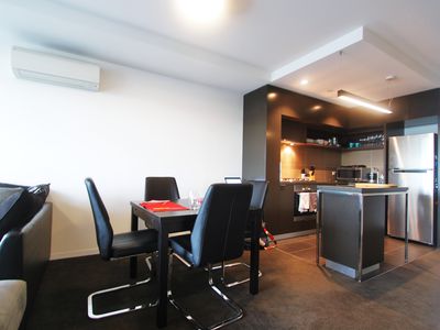 909B / 8 Grosvenor Street, Abbotsford