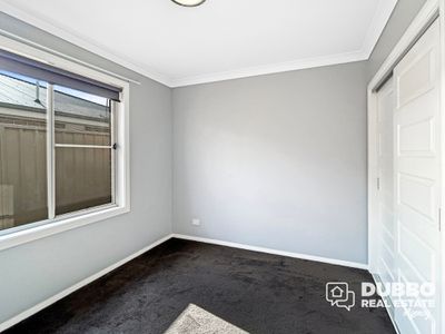 65 Page Avenue, Dubbo
