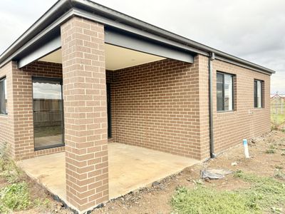 24 Akron Street, Manor Lakes