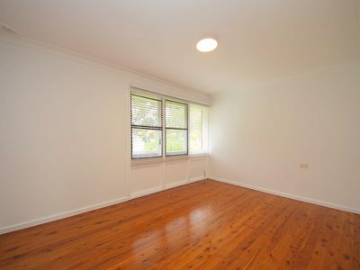 1 Manuka Crescent, Bass Hill