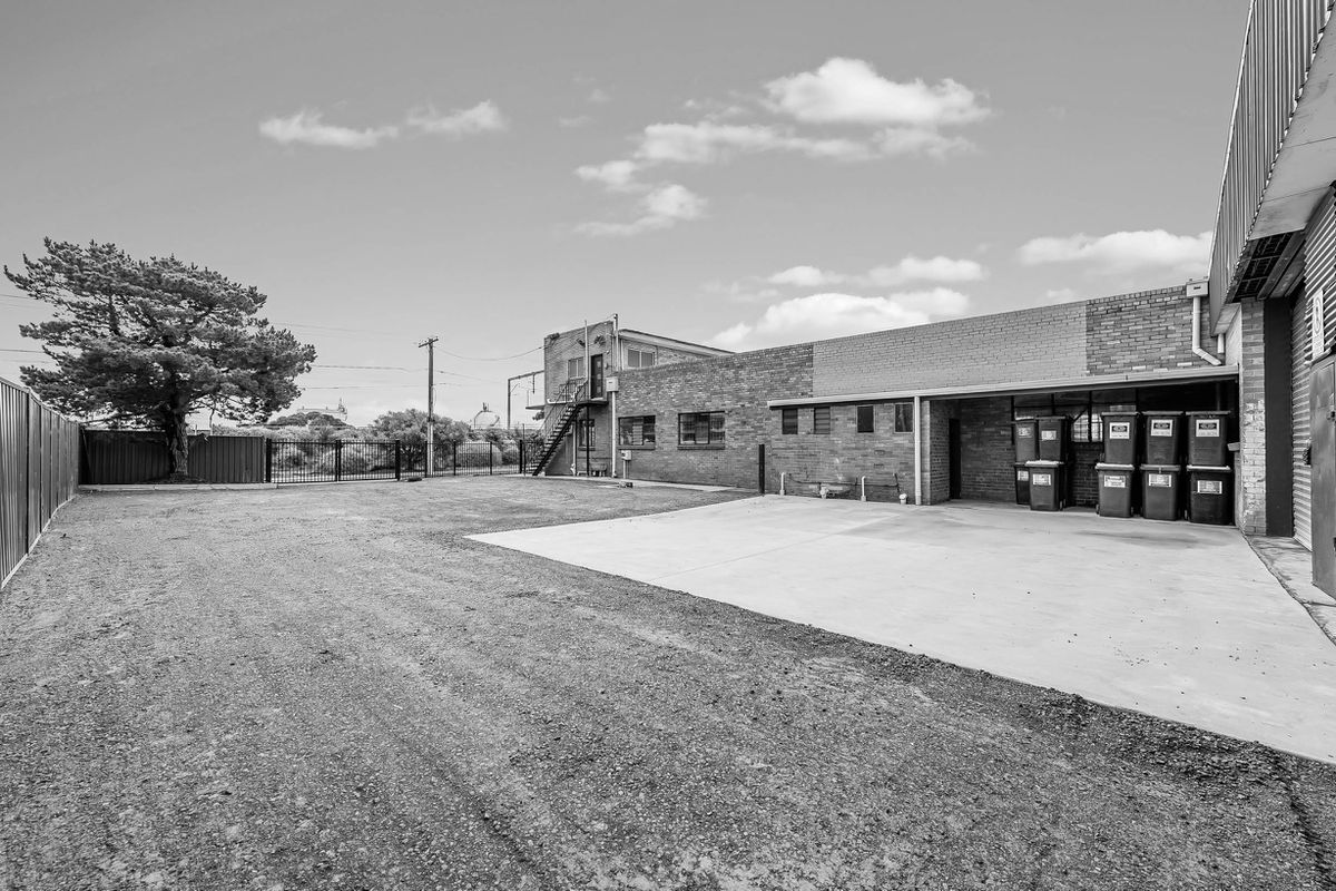 8-10 Racecourse Road, Williamstown