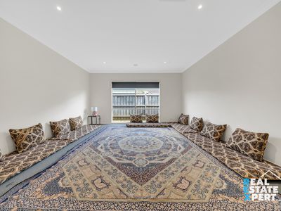 20 Starlight Rise, Cranbourne East