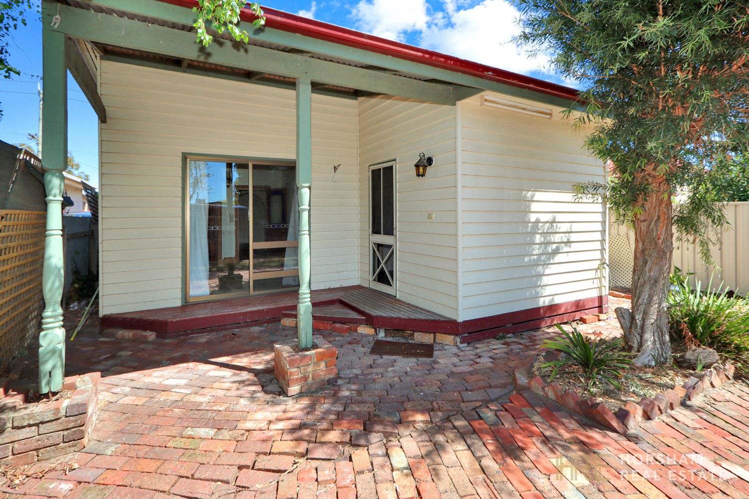 9 Henry Street, Horsham