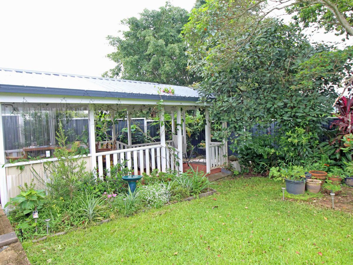 131 ROBERT STREET, Atherton
