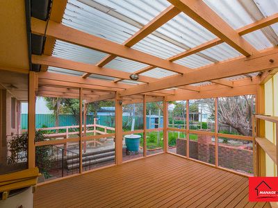 9 Sutton Place, Farrer