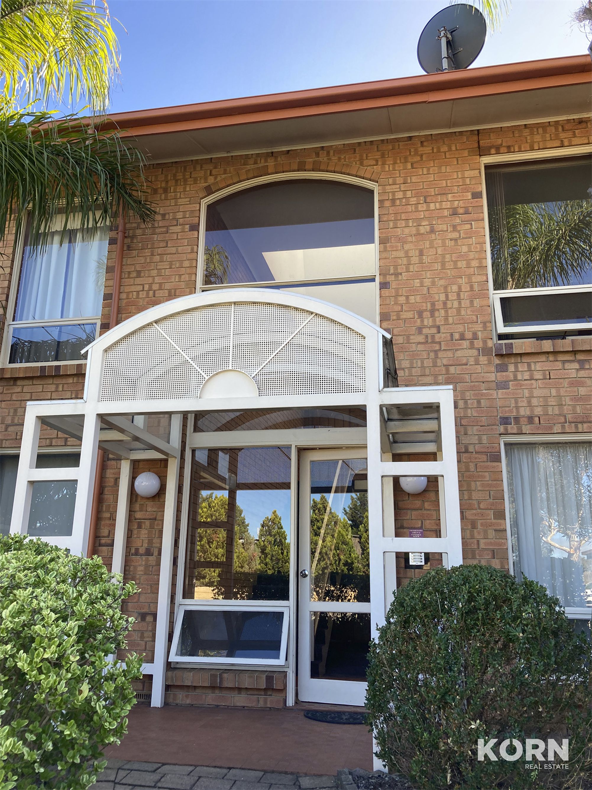 6 / 10 Sunrise Court, West Lakes