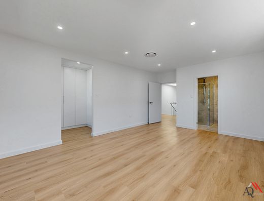 8A Wolumba St, Chester Hill