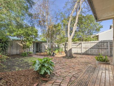 9 Loch Street, East Geelong