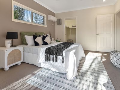 15 Blue Lake Court, Kirwan