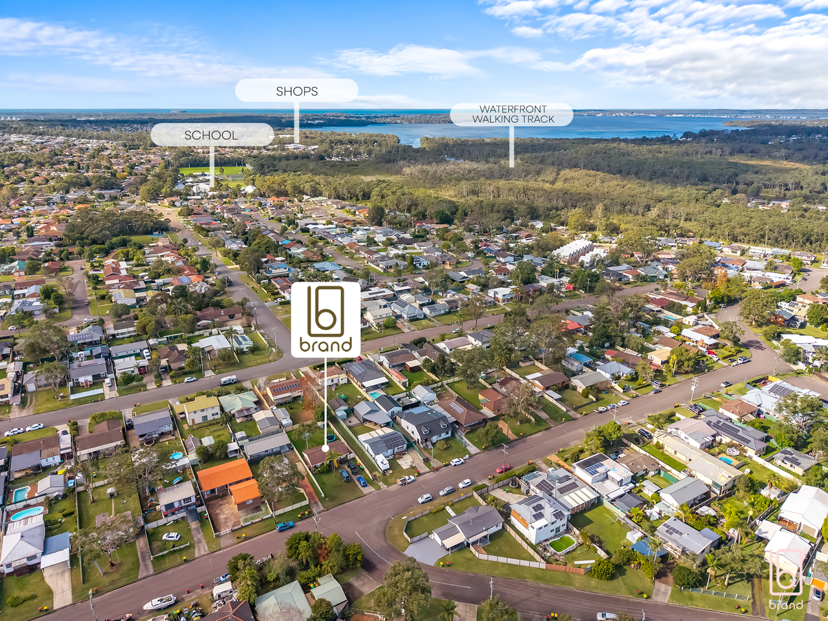 27 McKellar Boulevard, Blue Haven