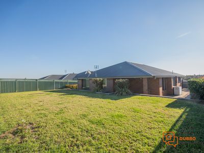 19 Pelagic Court, Dubbo