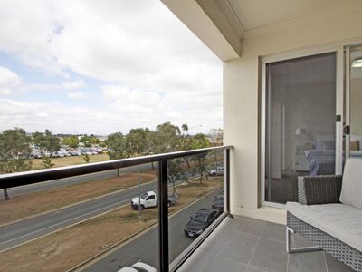 2 / 65 Anthony Rolfe Avenue, Gungahlin