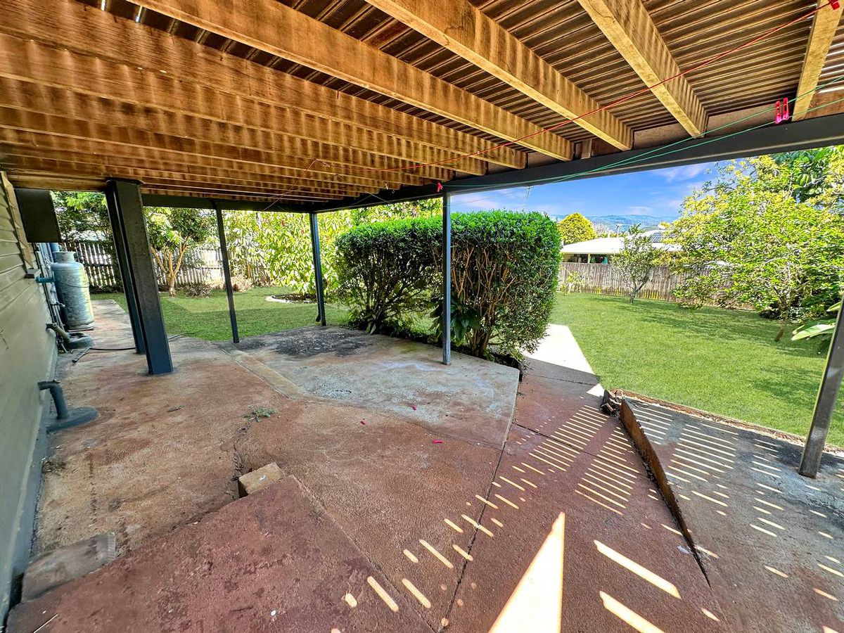 7 Eighth Avenue, Atherton