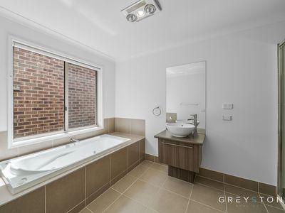 79 City Vista Court, Fraser Rise