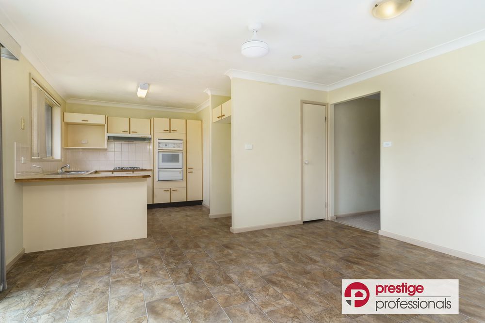6 Farnborough Court, Wattle Grove
