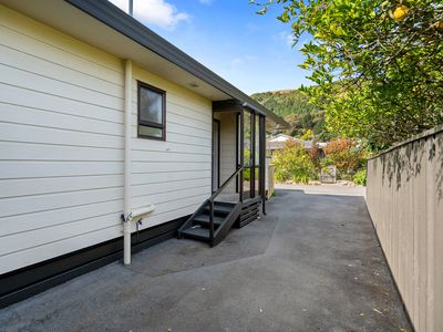 2 Brydon Way, The Wood