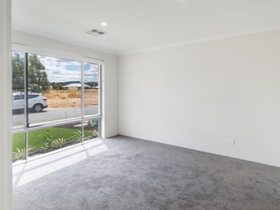 33 Cara Way, Wattle Grove