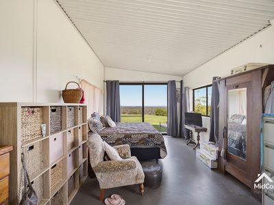 14913 Pacific Highway, Possum Brush