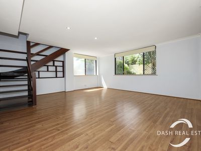 24 Taylor Way, Hillarys