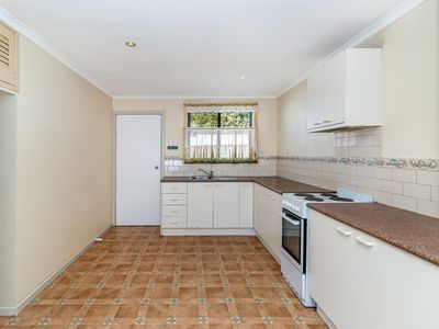 2 / 1 Pink Cliffs Road, Heathcote