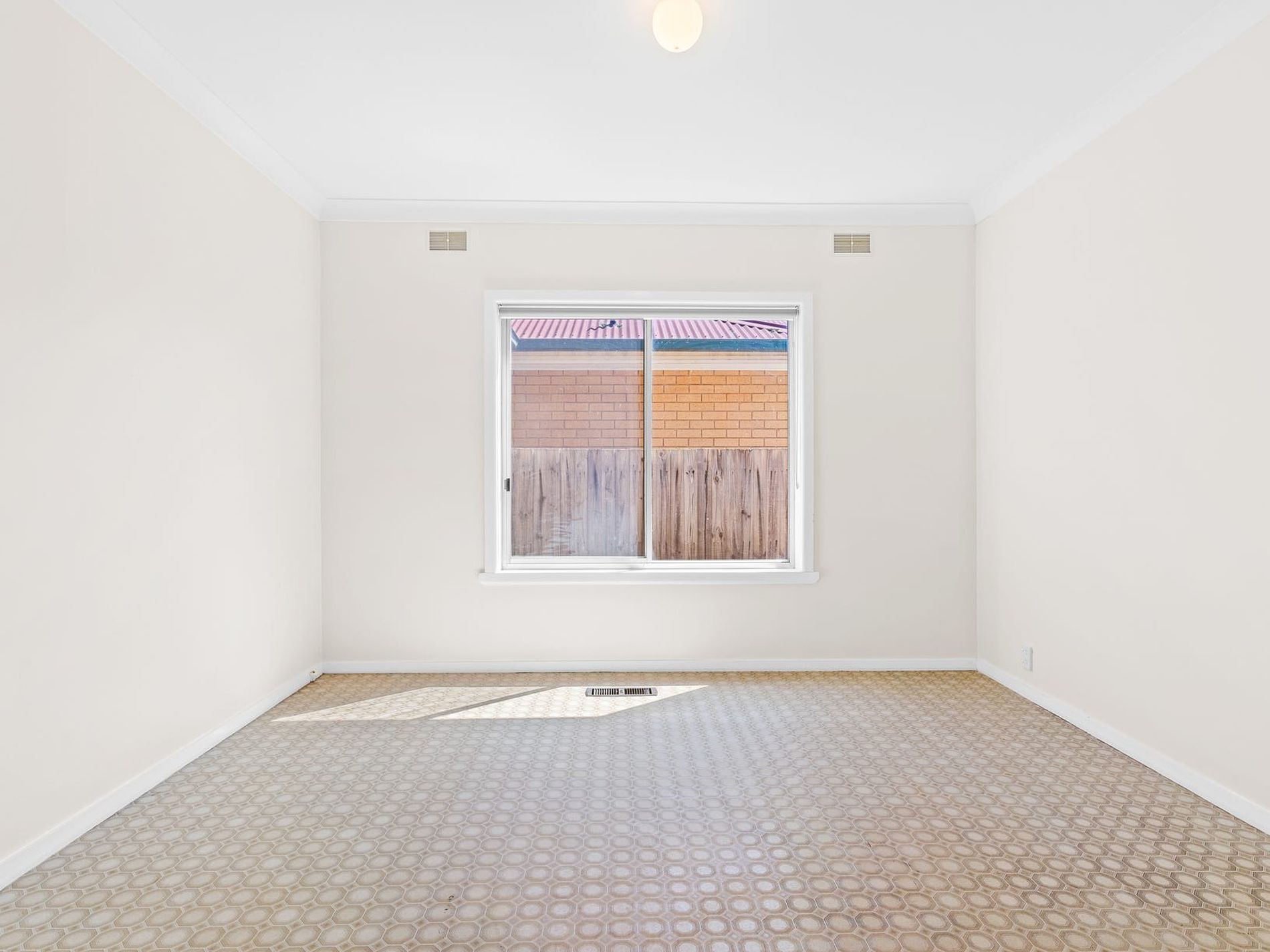 83 Market Road , Werribee