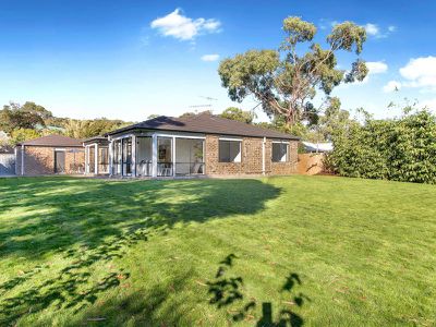 22 Fairway Crescent, Mccrae